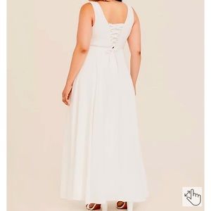 SPECIAL OCCASION IVORY JACQUARD SWEETHEART GOWN